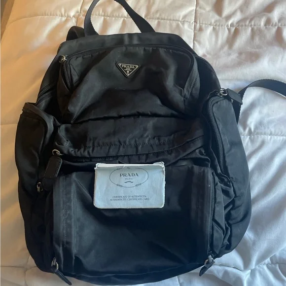 Prada backpack V139 bg_4126152_100106_m main image 4